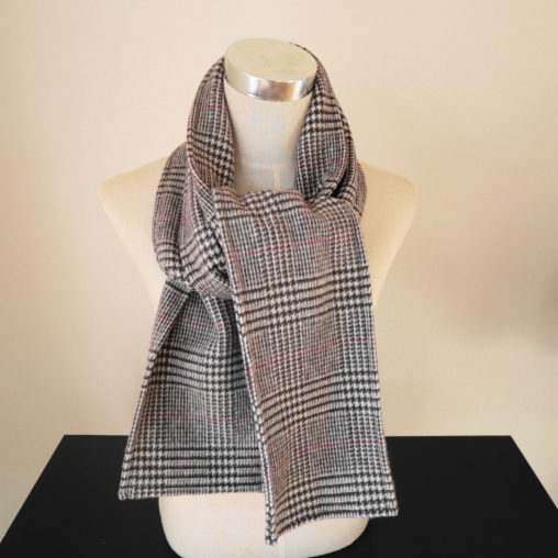 デルタマフラー